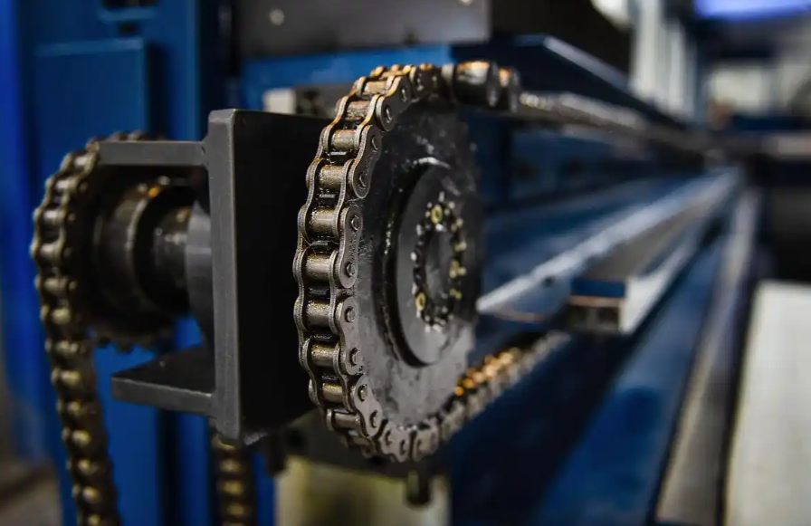 Sprocket and chain solutions for industrial drive matching and technical support